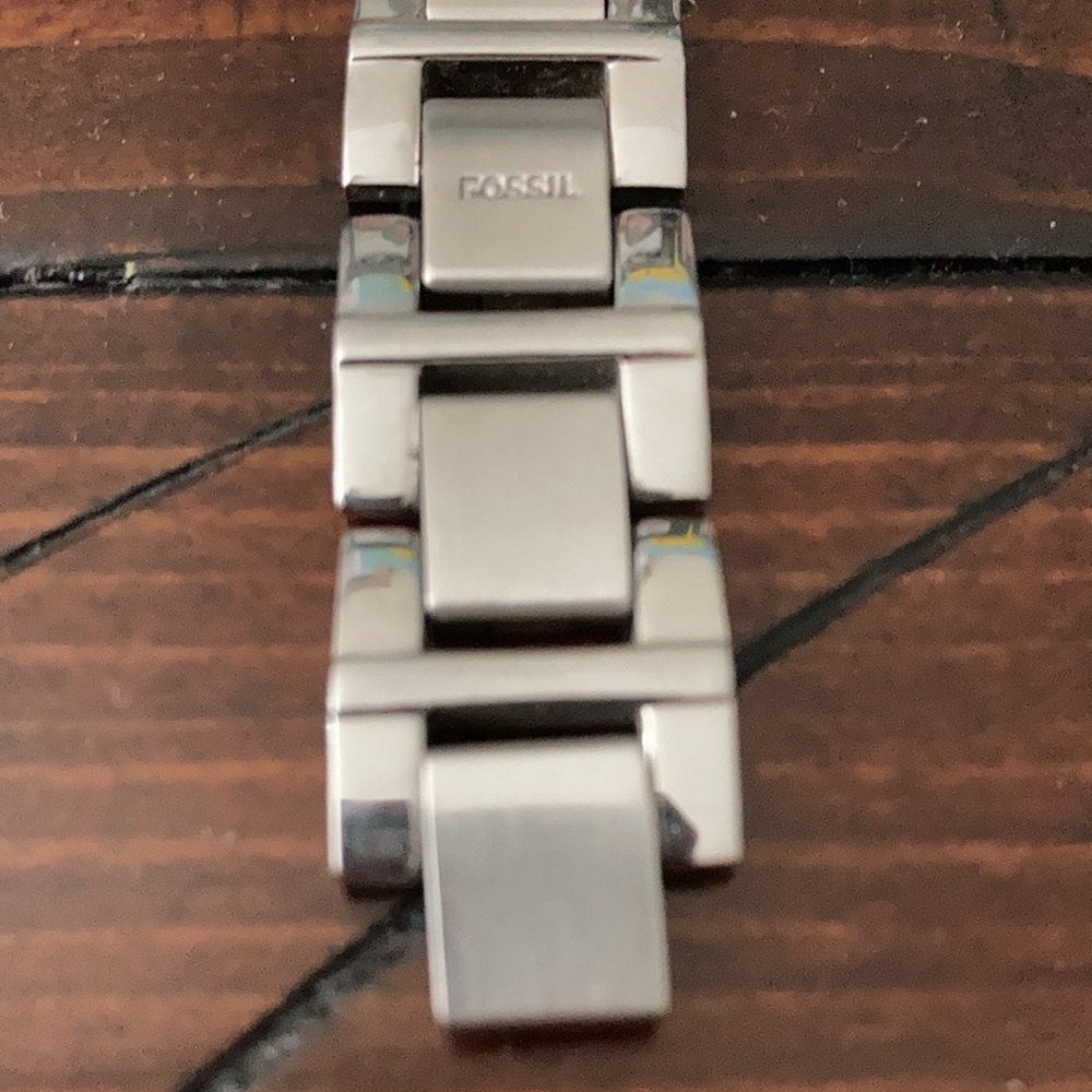 Stainless Steel Fossil Watch. Great condition. - Picture 3 of 5